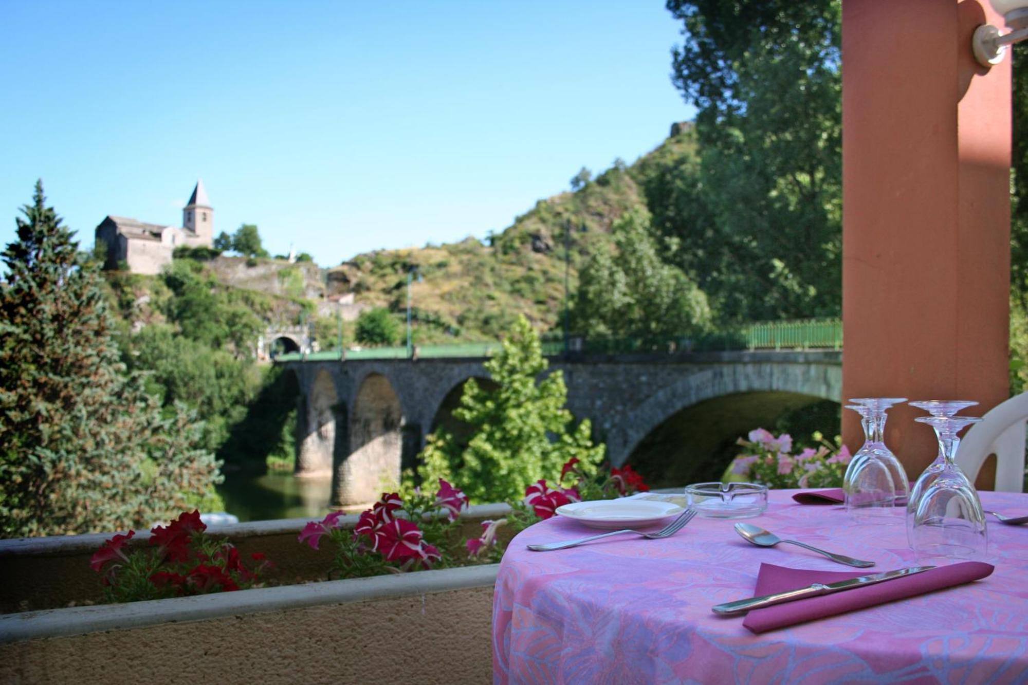 Logis Hotel Restaurant Du Pont Амб'яле Екстер'єр фото