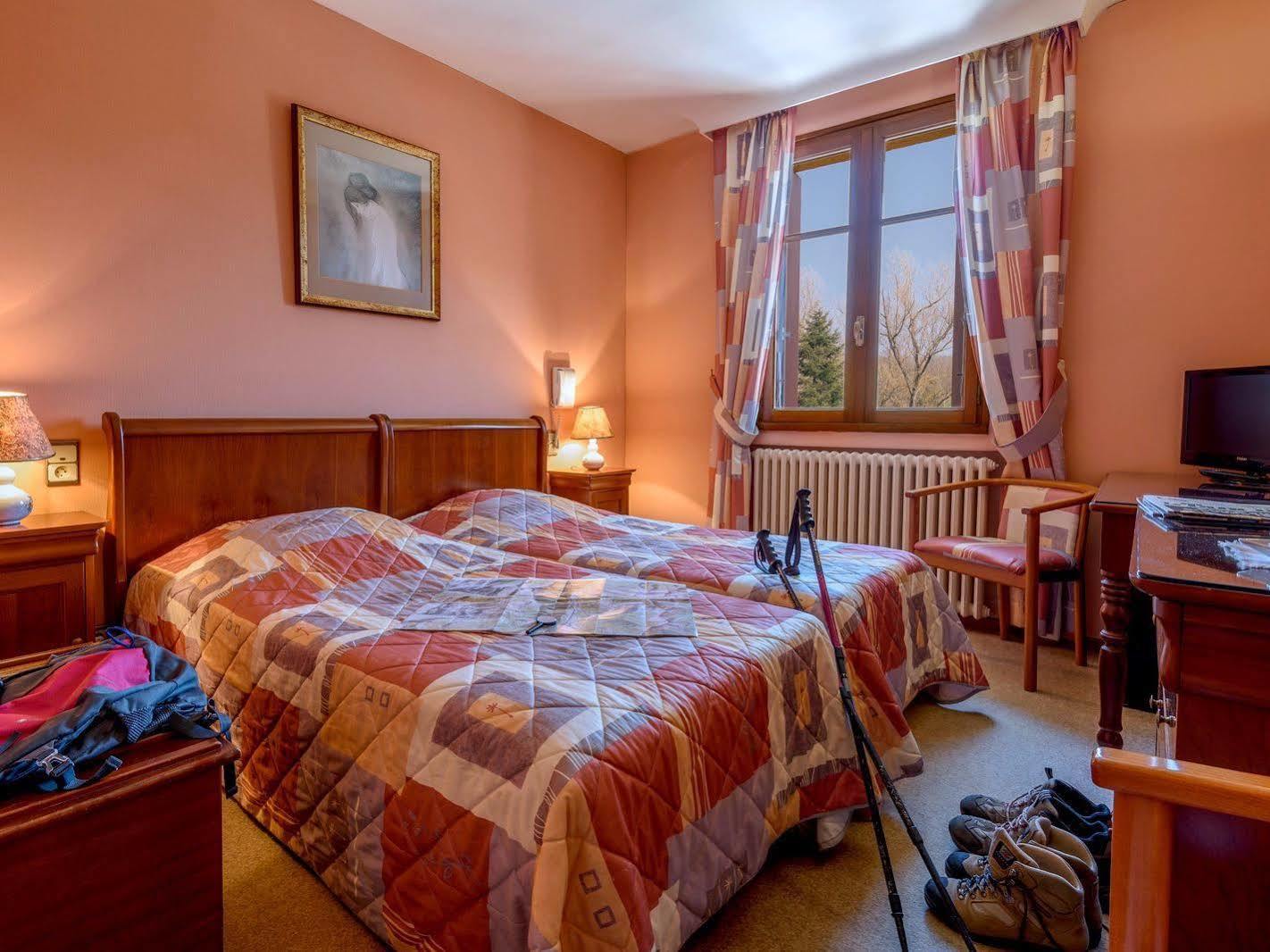Logis Hotel Restaurant Du Pont Амб'яле Екстер'єр фото