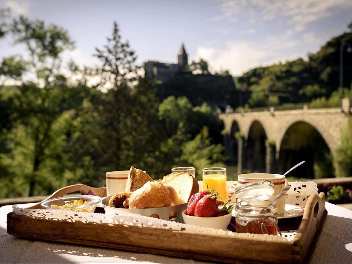Logis Hotel Restaurant Du Pont Амб'яле Екстер'єр фото